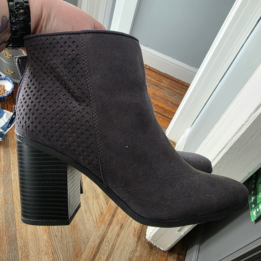 Elegant Black Ankle Boots